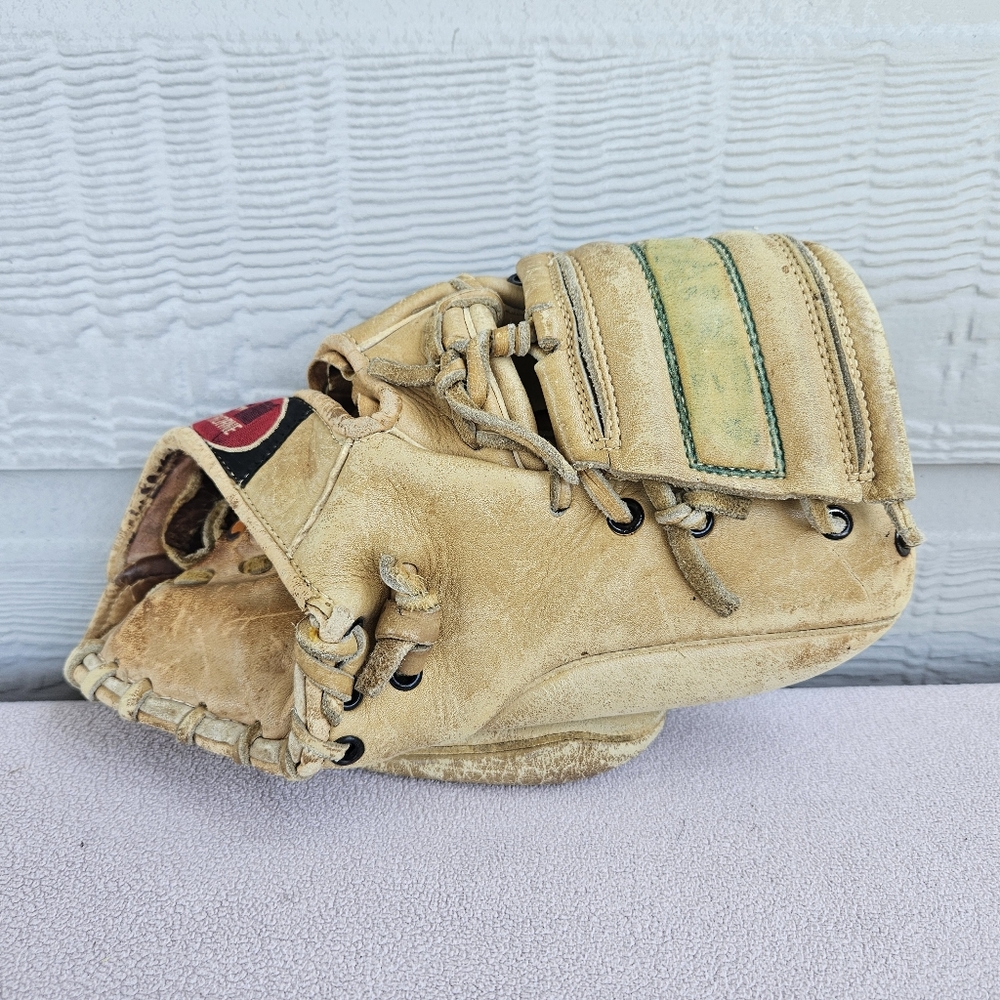 Hawthorne Professional Model Leather Baseball Glove Mitt 60-4076 RHT 10"